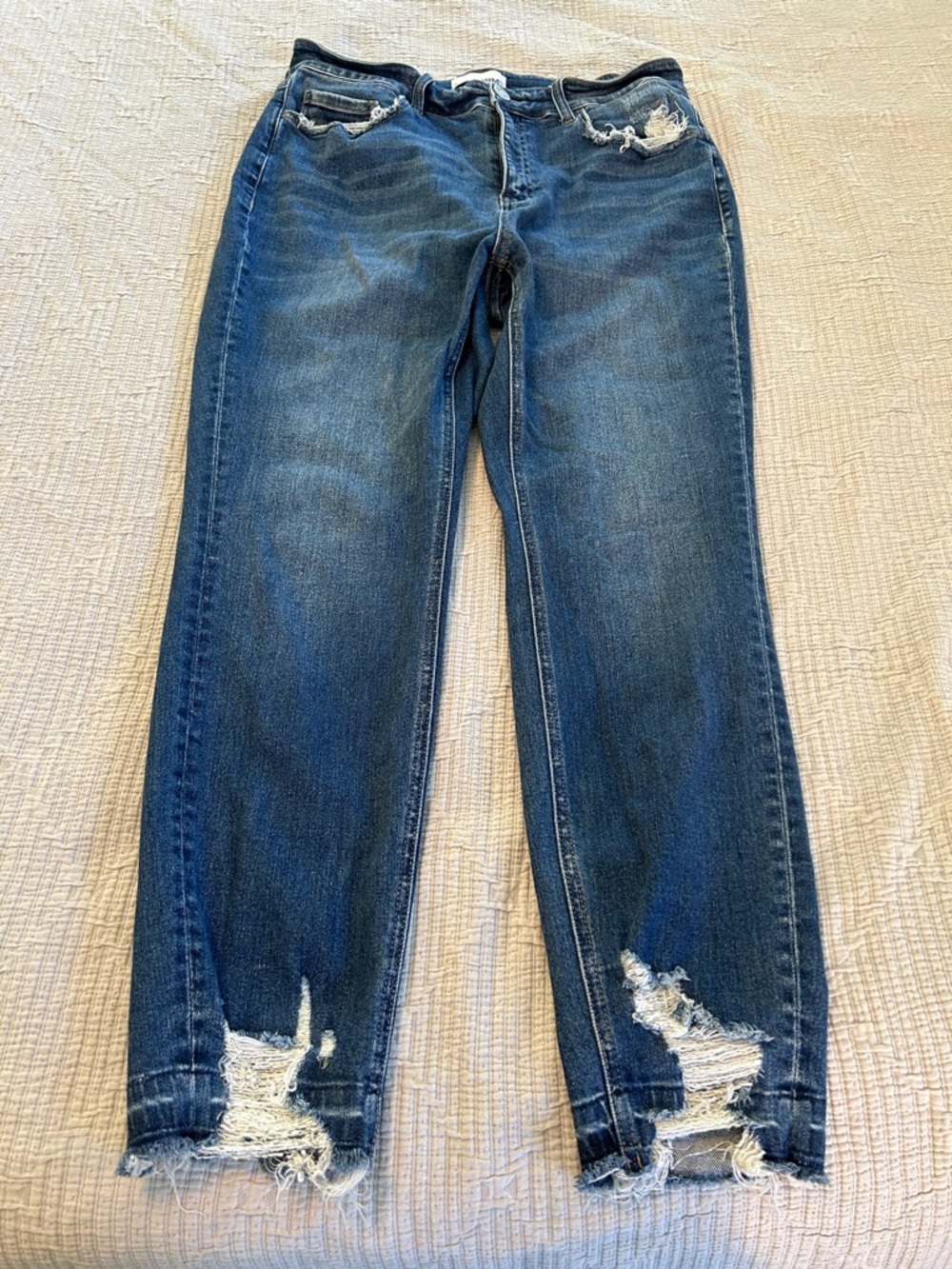 Vervet Distressed Blue Women’s Jeans